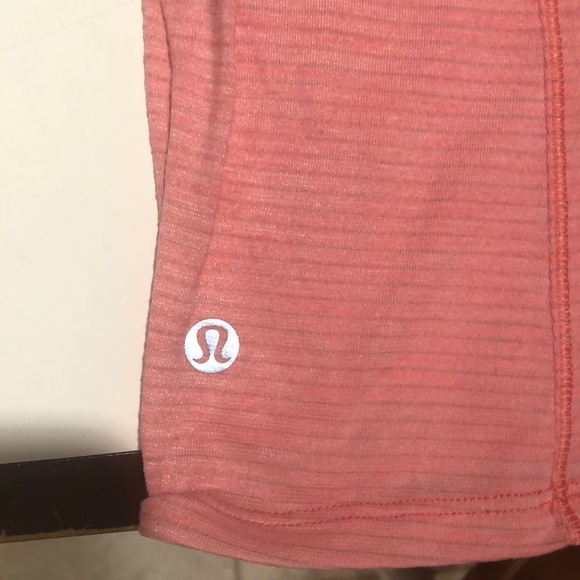 Lululemon racerback tank size 8 - Picture 3 of 3
